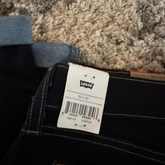Levi’s - Picture 7 of 8